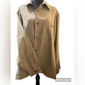 Men’s casual button down shirt